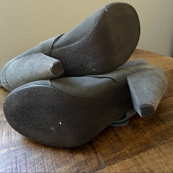 Pink Studio Grey Suede Boots with Silver Buckles Heels Size 9 - Picture 7 of 8